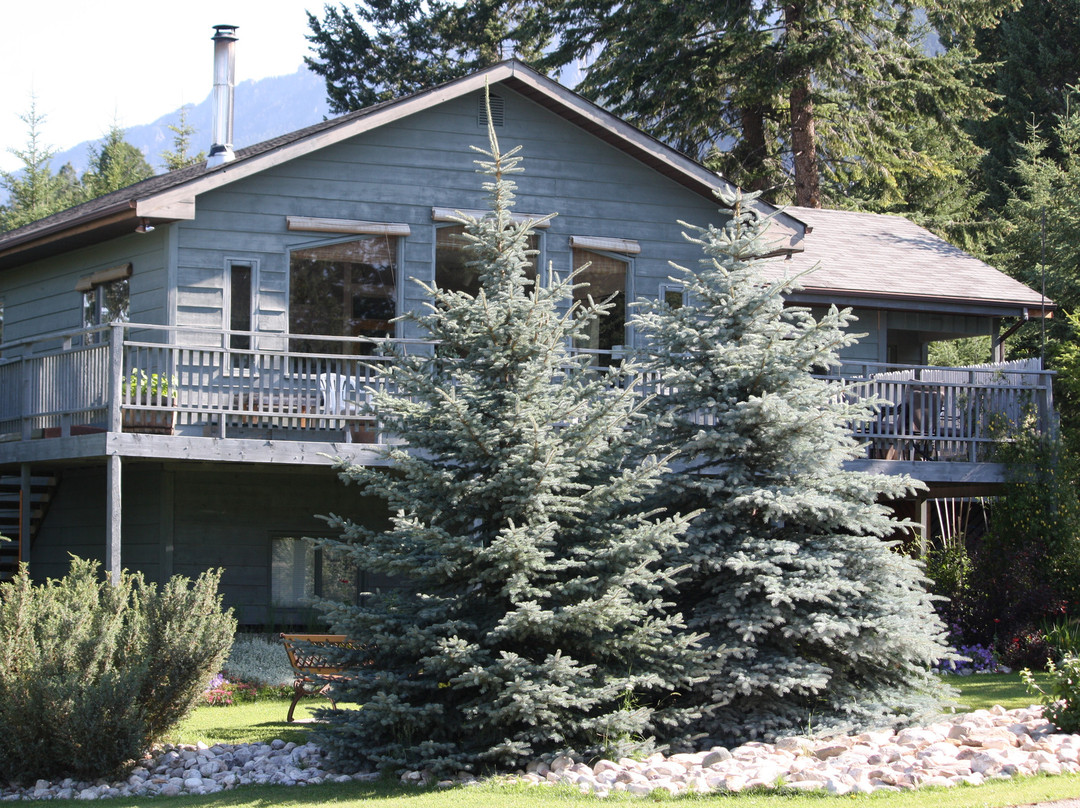 Canal Flats酒店住宿-Alpine Meadows Bed & Breakfast