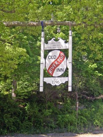 Old Riverton Inn主图