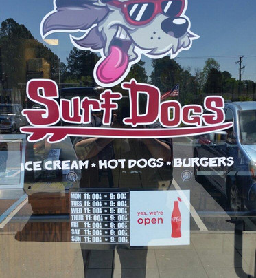 Fentress餐馆和美食-Surf Dogs