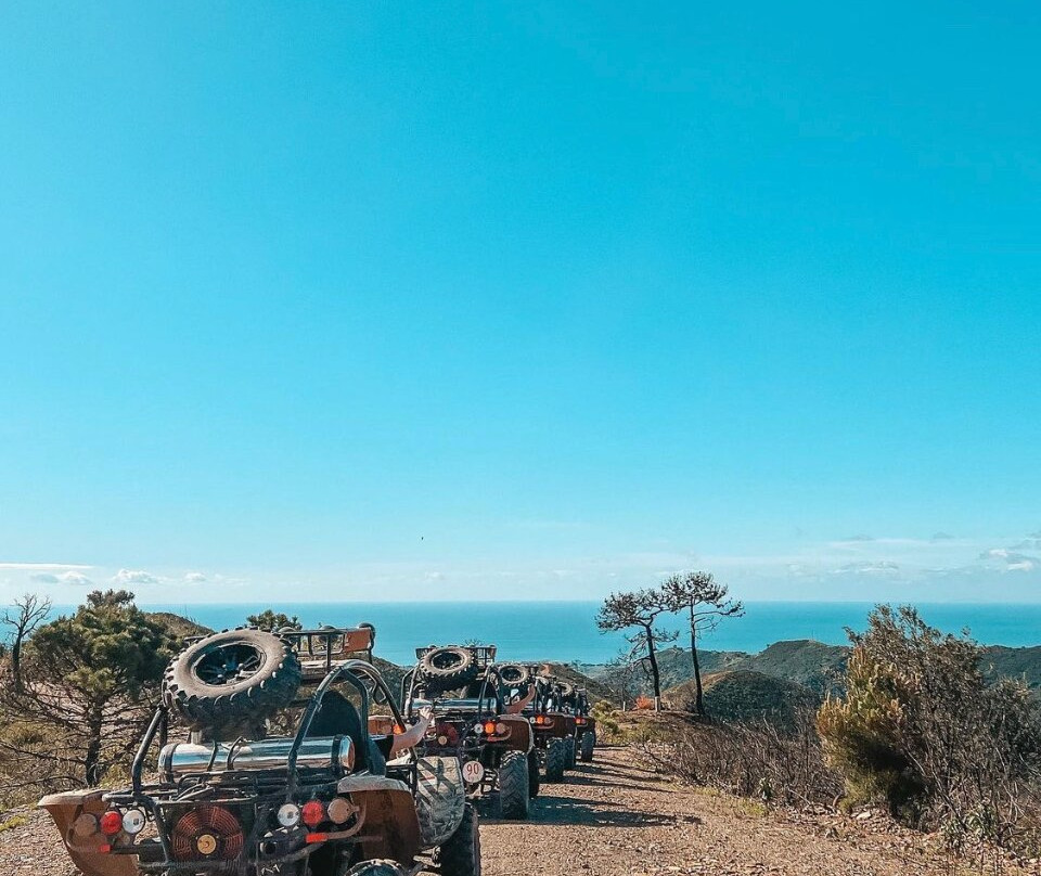 Mijas Buggys-Las Lagunas de Mijas必去景点