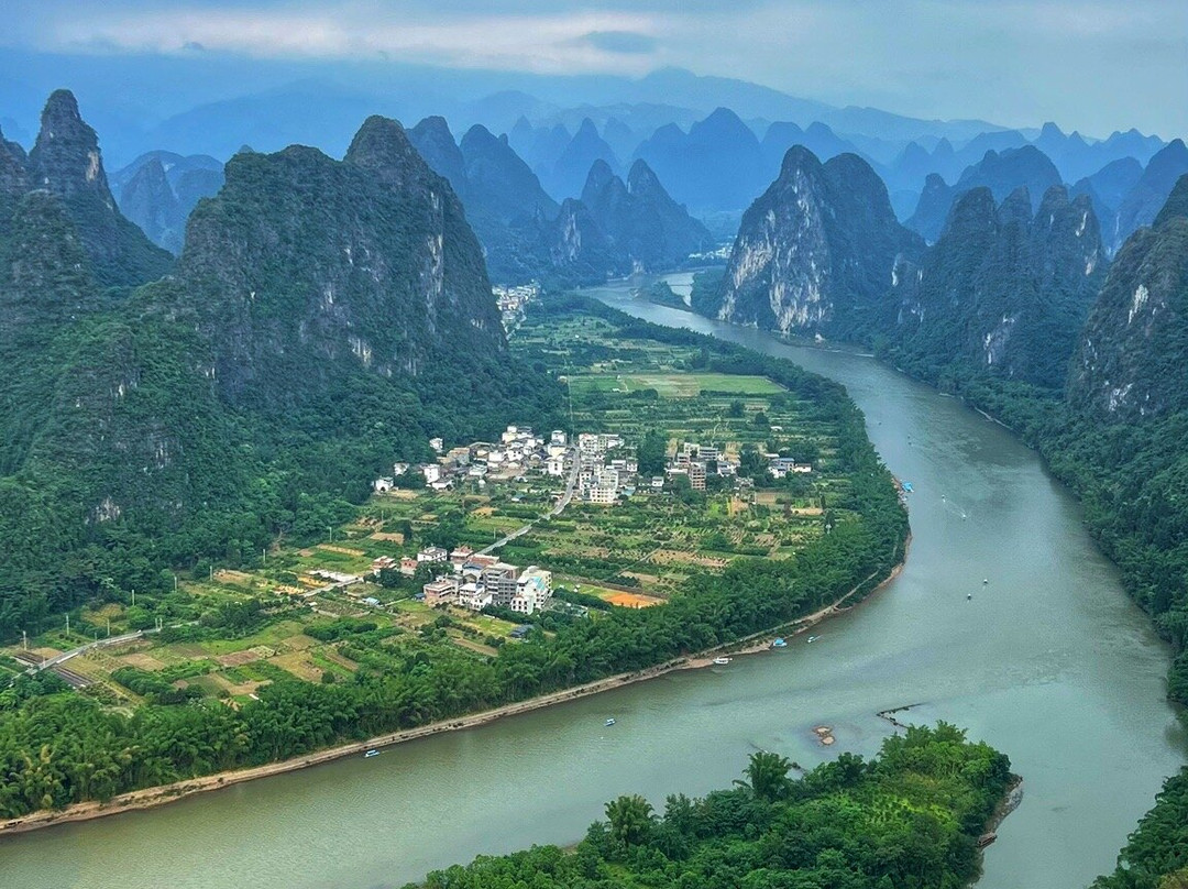 Xianggong Mountain景点图片