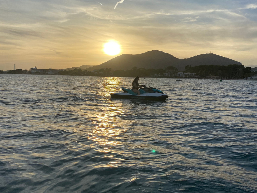 Gojet Jet Ski Tours Alcudia-阿尔库迪亚港必去景点