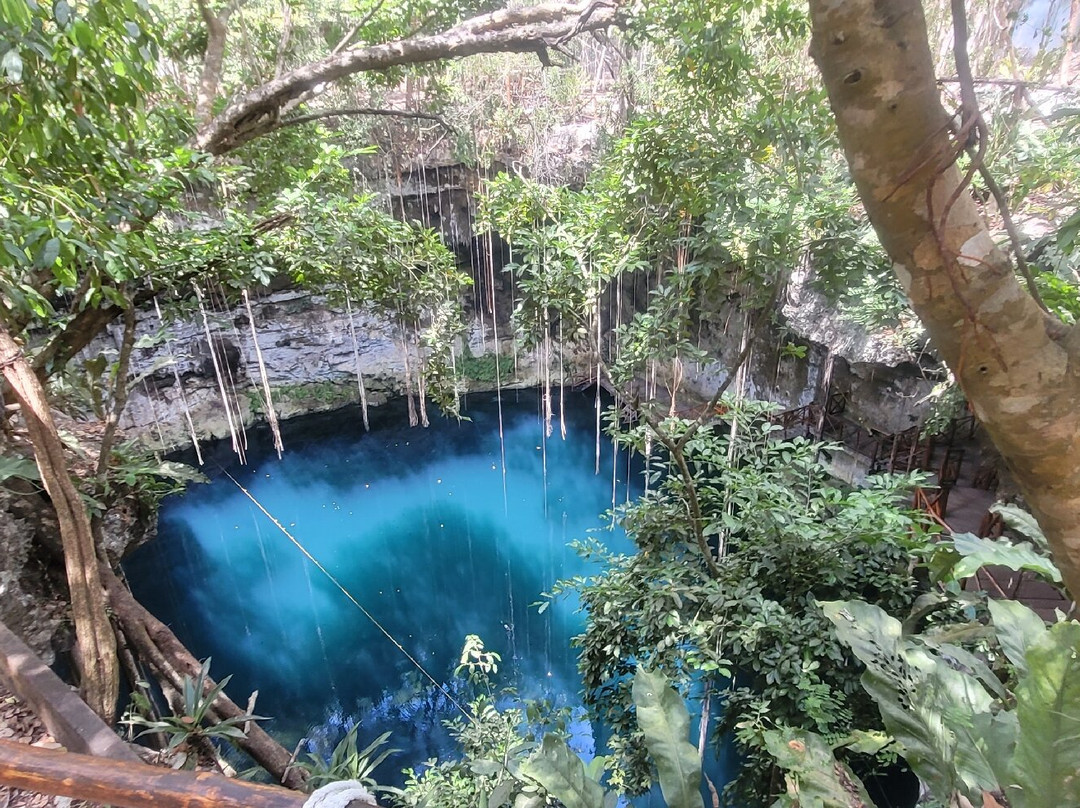 Cenote Secreto Maya
