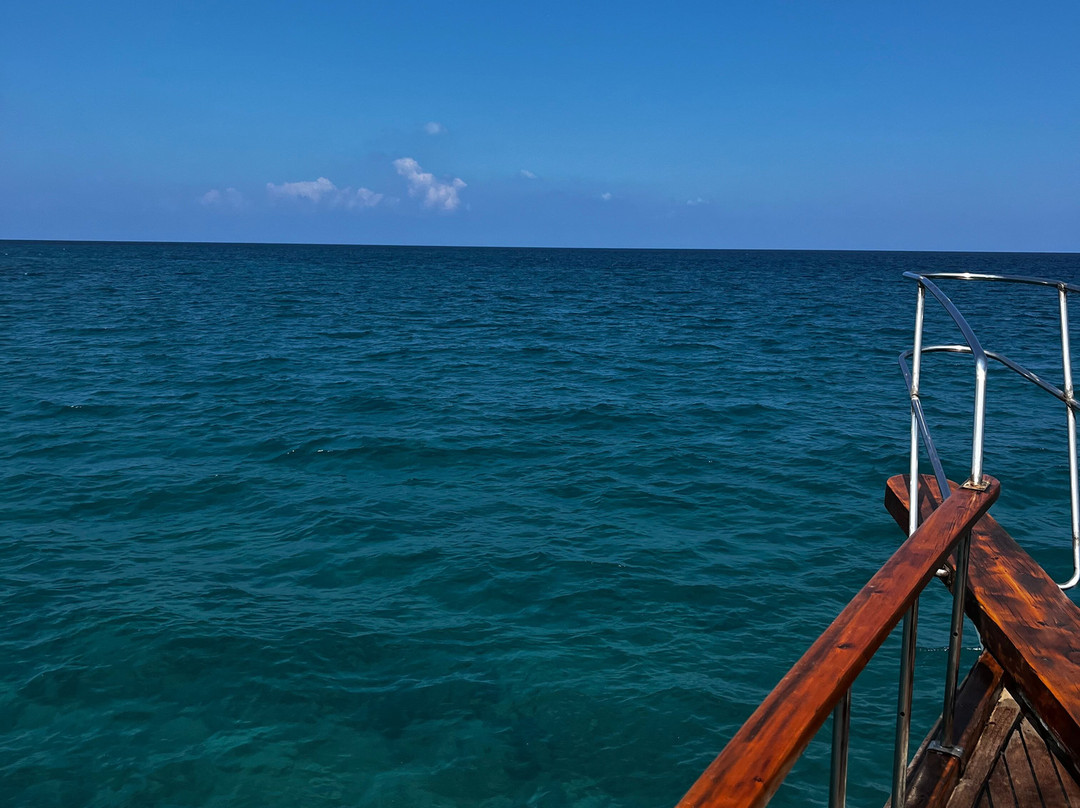 Aphrodite Accommodation, Boat Tours & Fishing Trips Agent Girne-克利尼亚必去景点