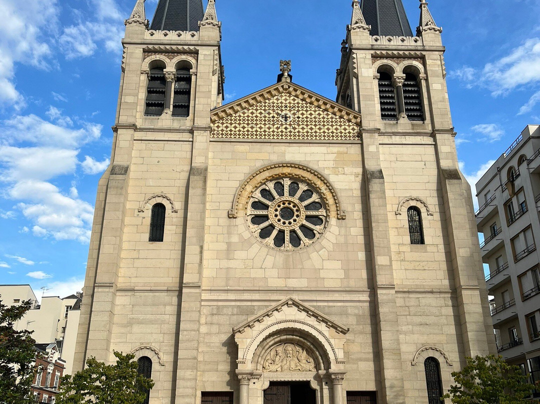 Église Saint-louis-维希必去景点