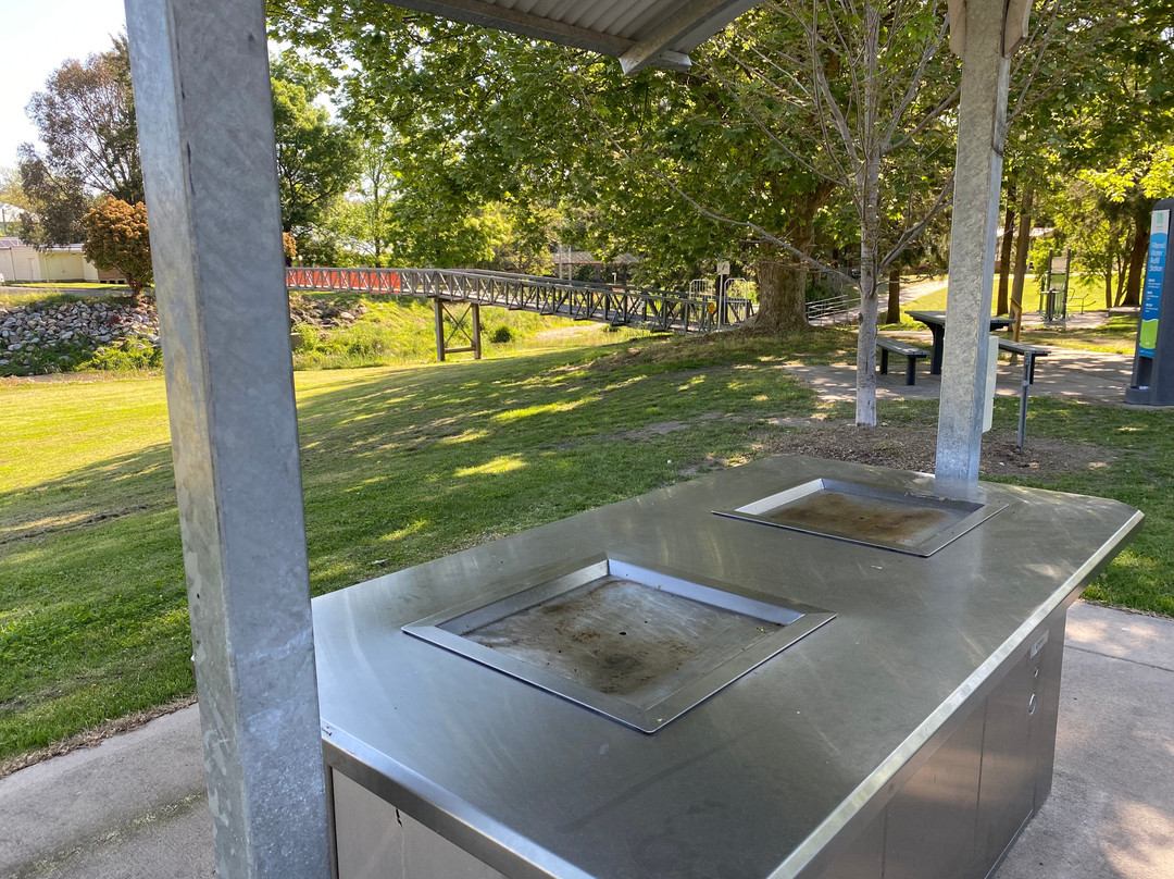 Golden Gully Park景点图片