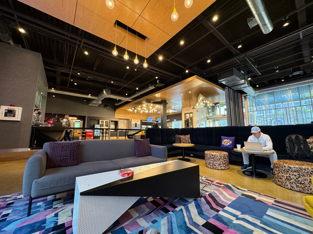 旧金山机场雅乐轩酒店主图