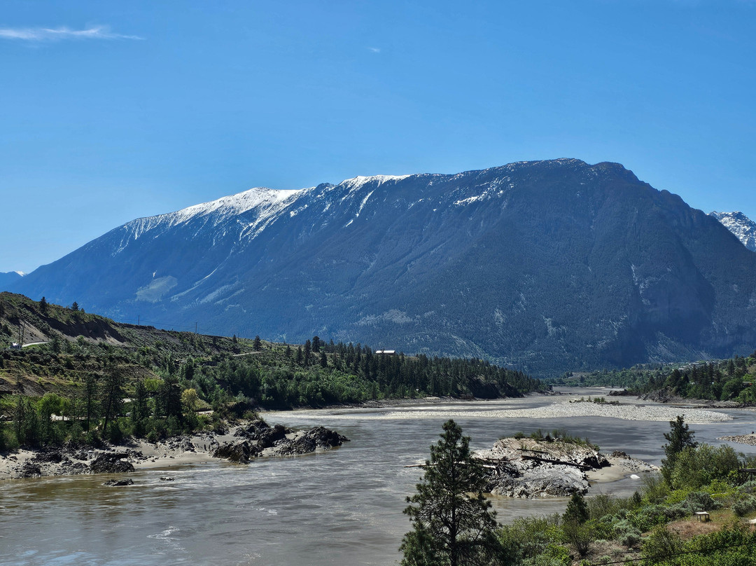 Lillooet Lake景点图片