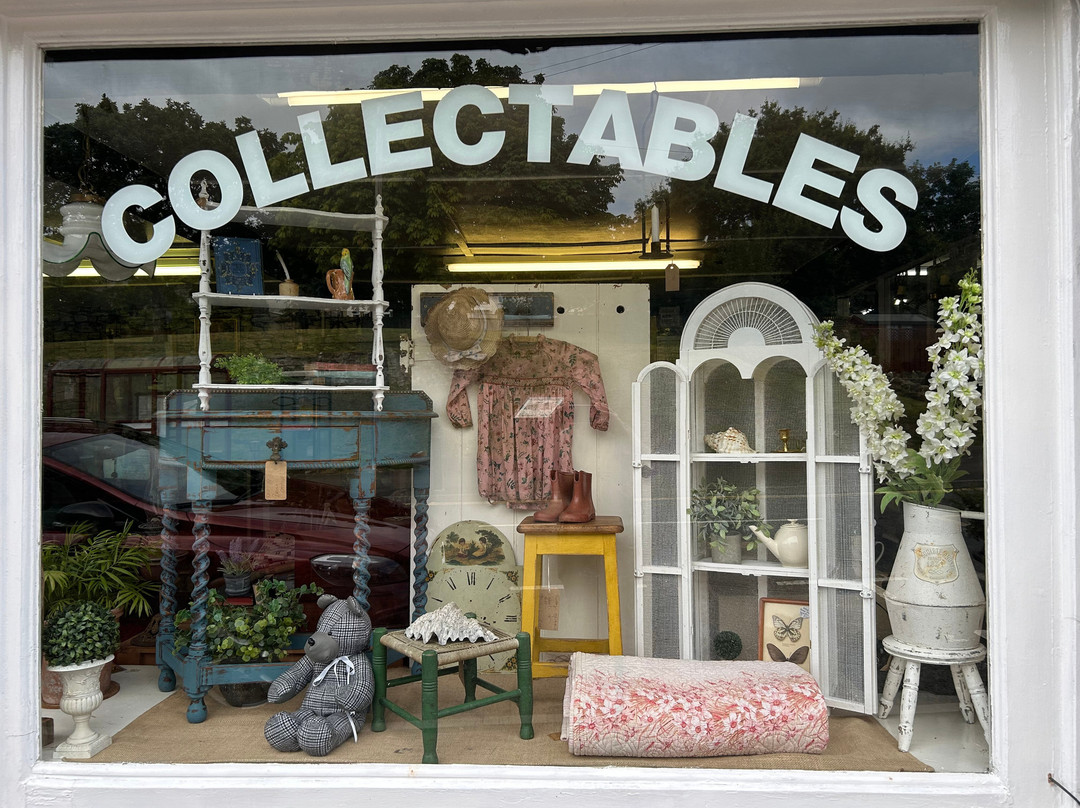 Carmarthen Antiques Centre景点图片