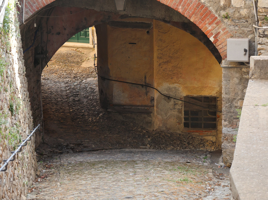 GiroBorgo-Diano Castello必去景点