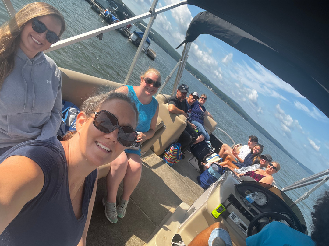 Wallenpaupack Boat Tours & Rentals-霍利必去景点