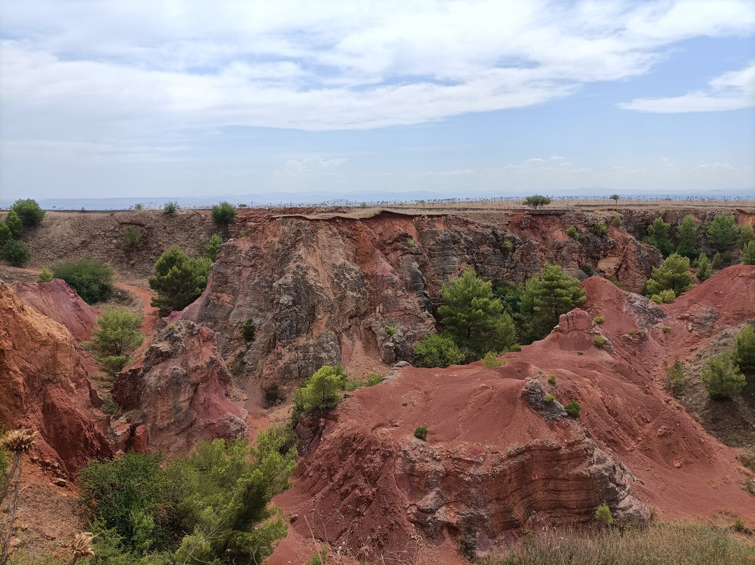 Cava di Bauxite-Spinazzola必去景点