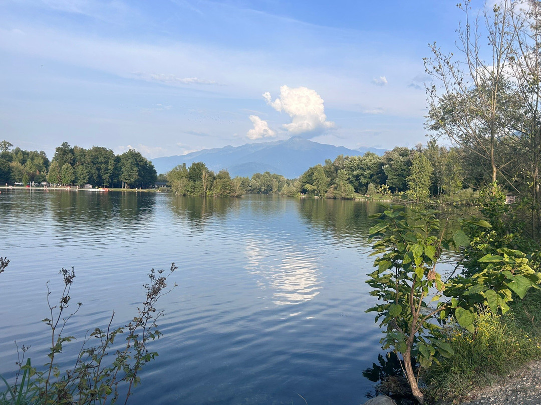 Lac de Carouge景点图片