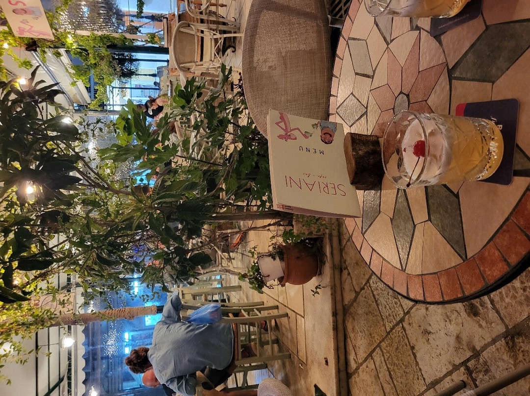 Seriani Cafe Bar