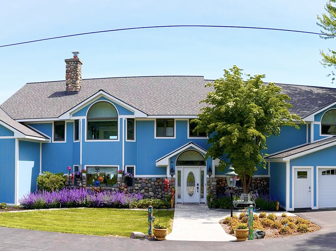 Sutton Bay Harbor House