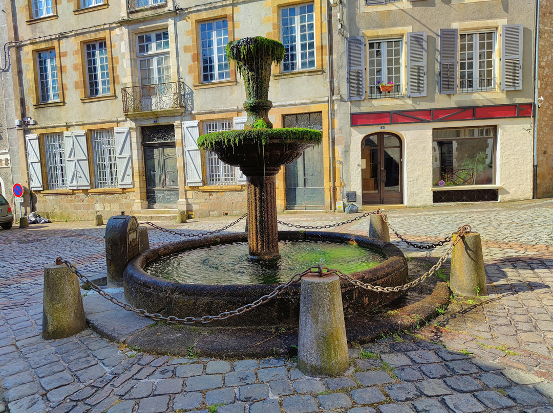 La Fontaine De La Fontorse景点图片