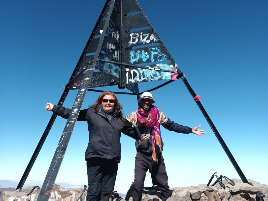 Tamnougalt Agdez Tour Guide