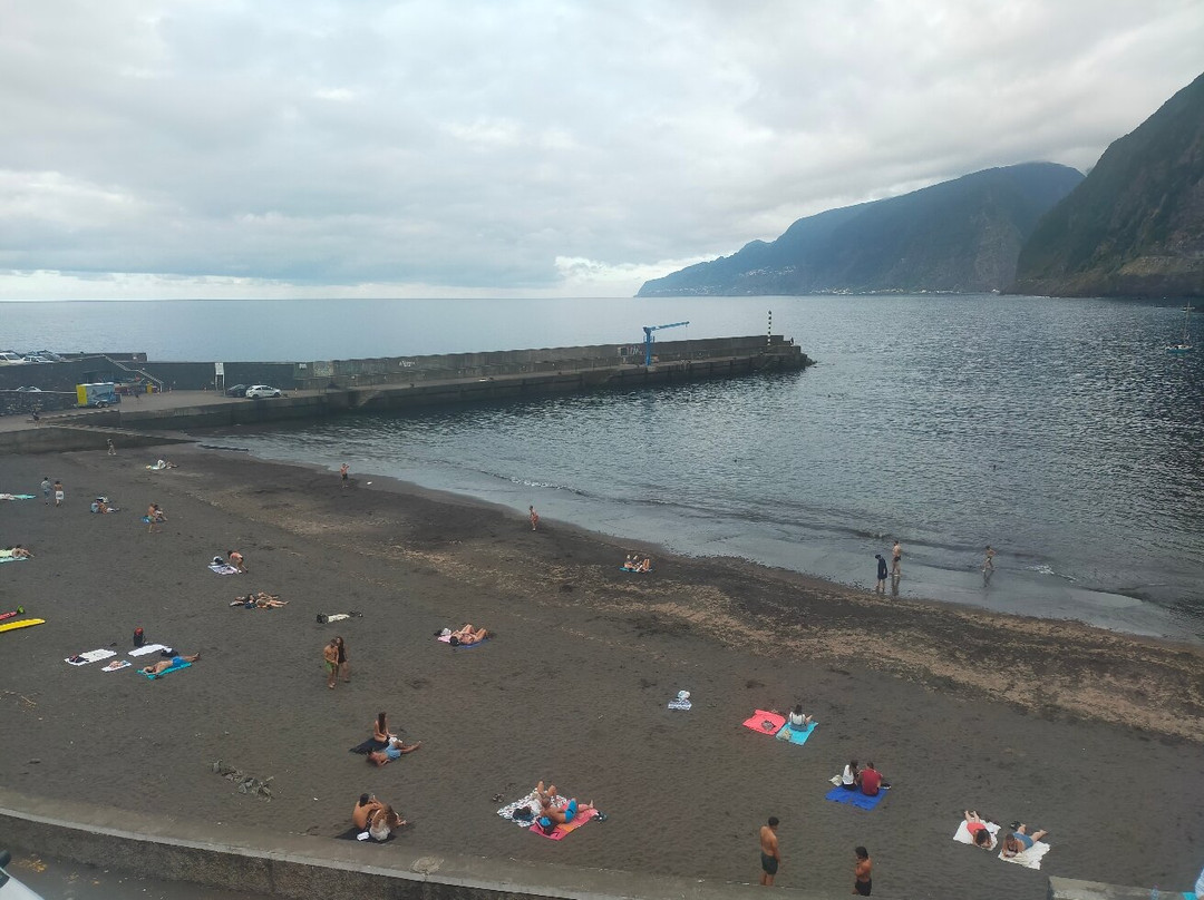 Praia do Porto do Seixal-Seixal必去景点