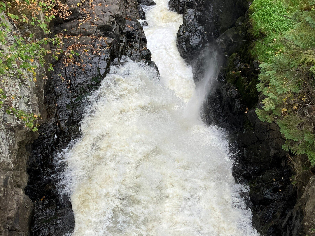 Parc des Chutes de Sainte-Ursule-Sainte-Ursule必去景点