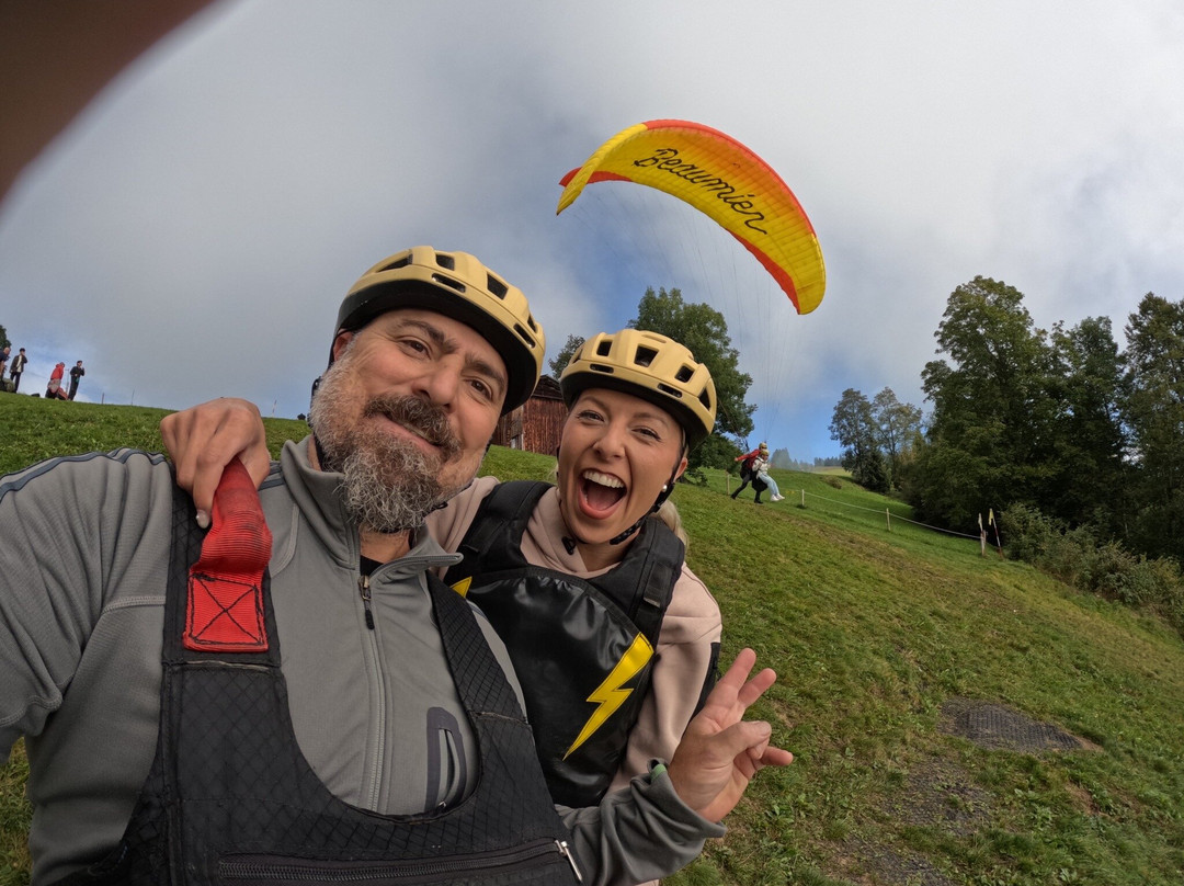 BumbleBee Hang Gliding Interlaken-马滕必去景点