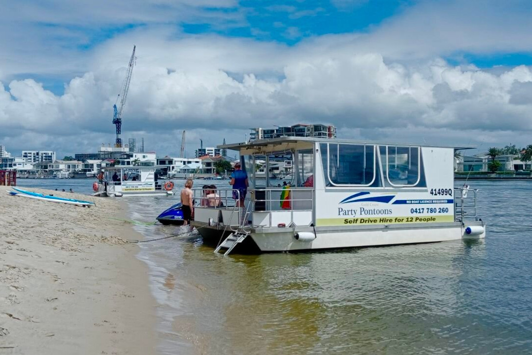 Gold Coast Party Pontoons-Runaway Bay必去景点