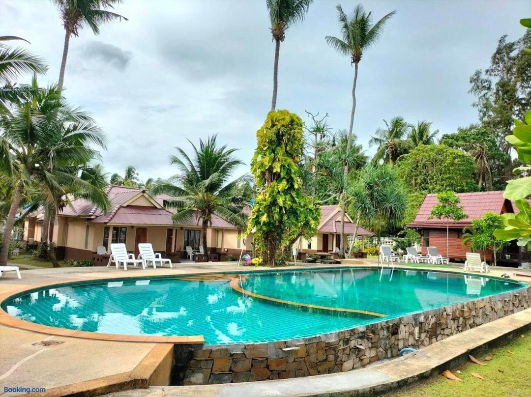 OYO 1033 Saladan Beach Resort