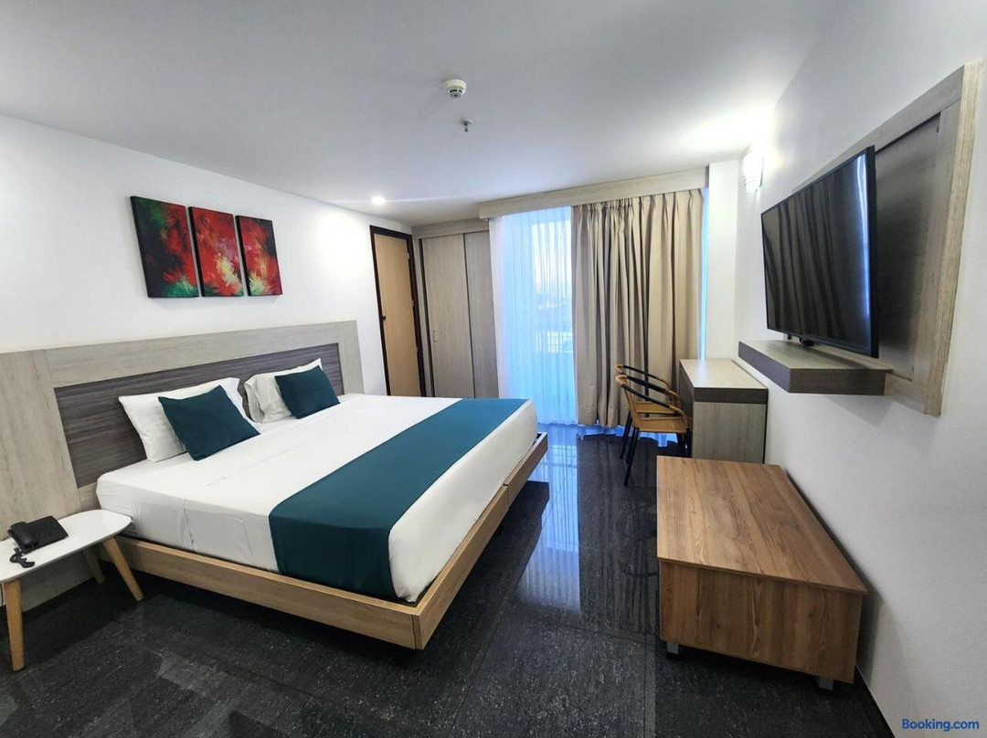 B&E Apartasuites Hotel主图