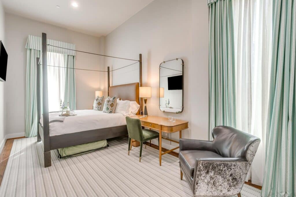 Nutt House Hotel