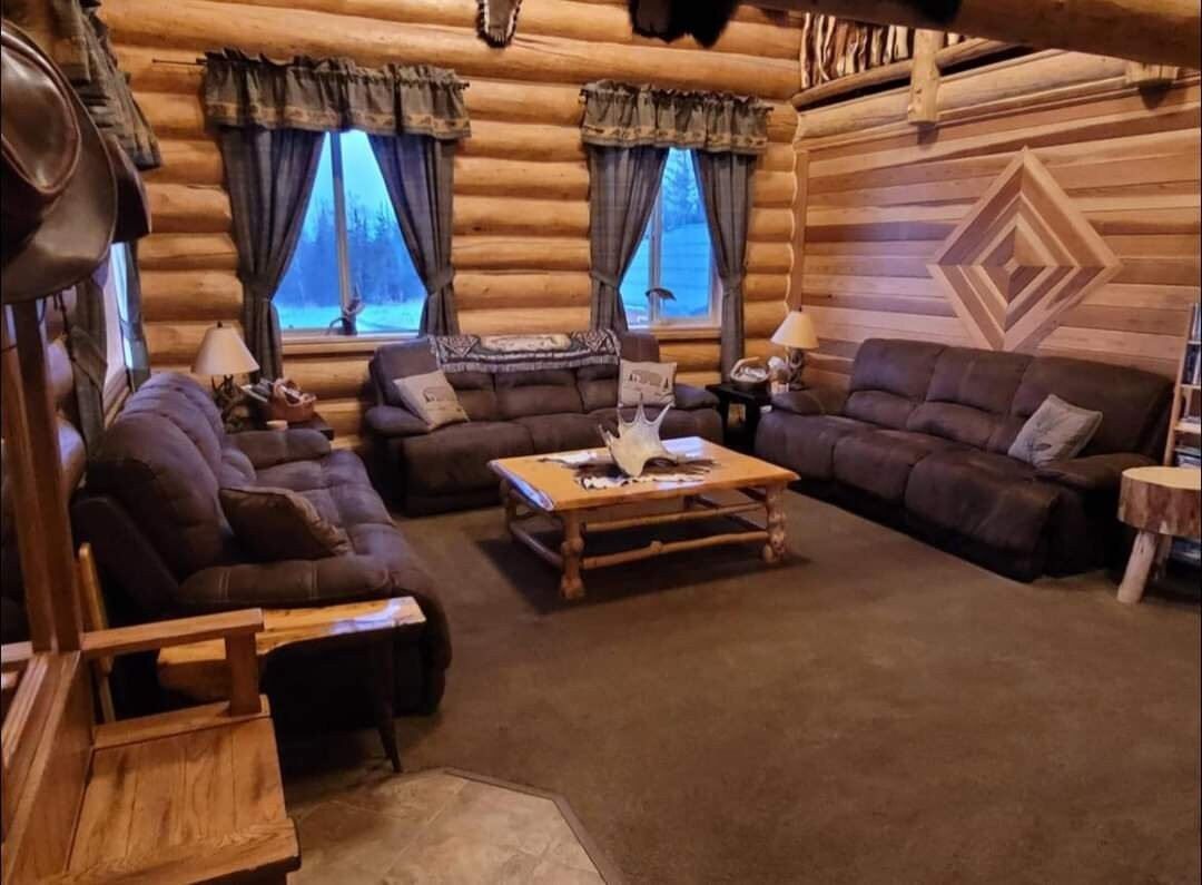 Alaska Knotty Pine B&B主图