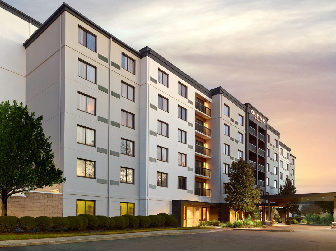 Courtyard by Marriott New Orleans Metairie主图