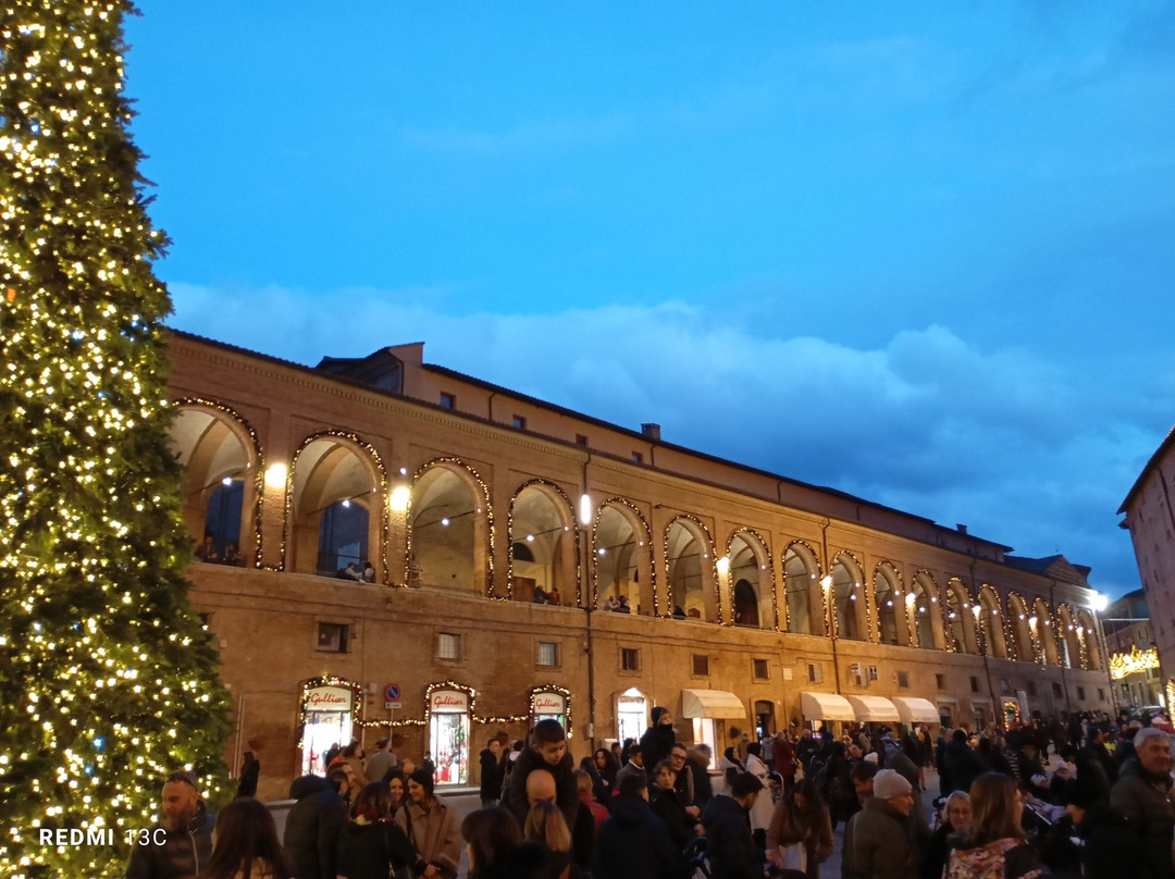 Loggiato di San Francesco-Fabriano必去景点