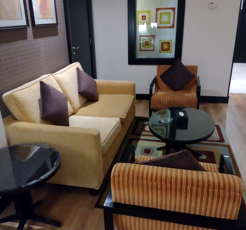 阿尔科巴尔皇冠假日酒店主图