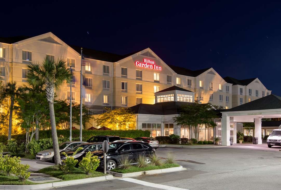 查尔斯顿机场希尔顿花园酒店主图