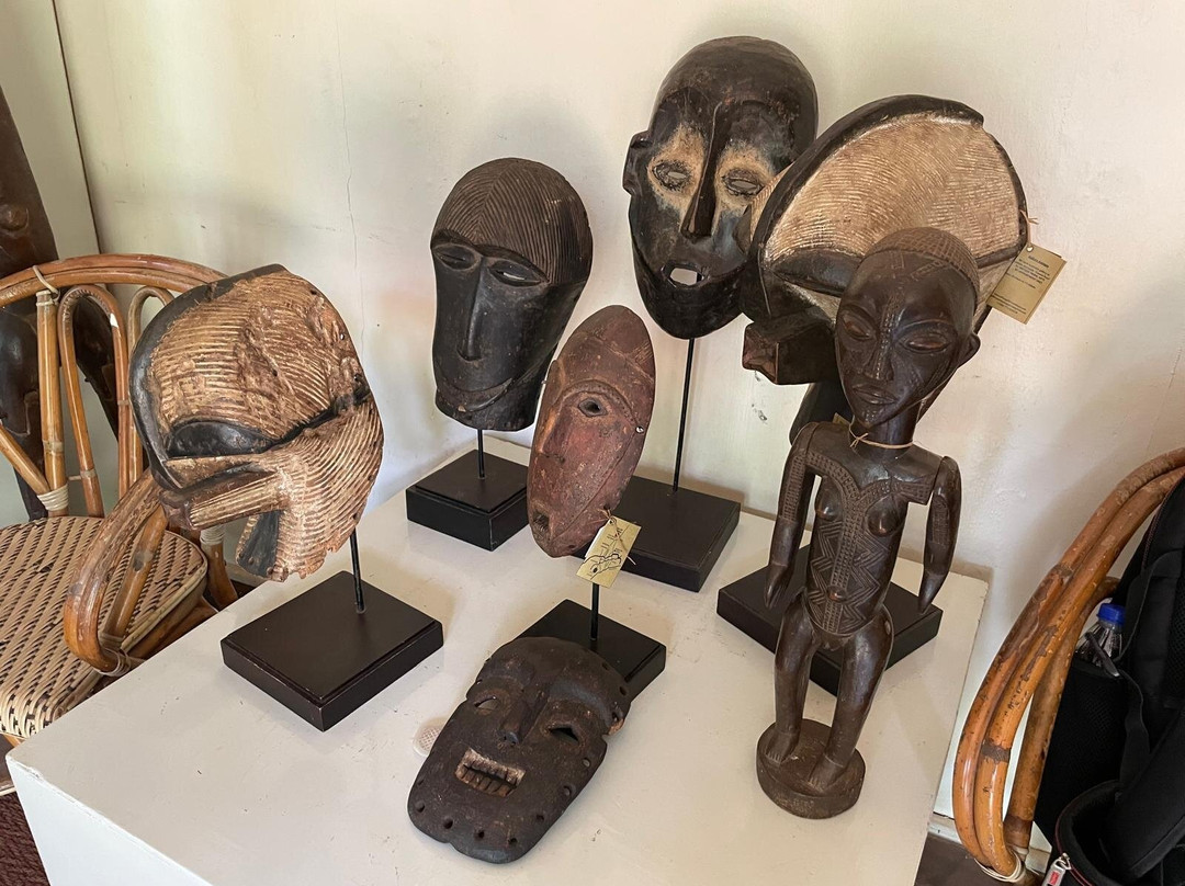 Gallery Antique-坎帕拉必去景点