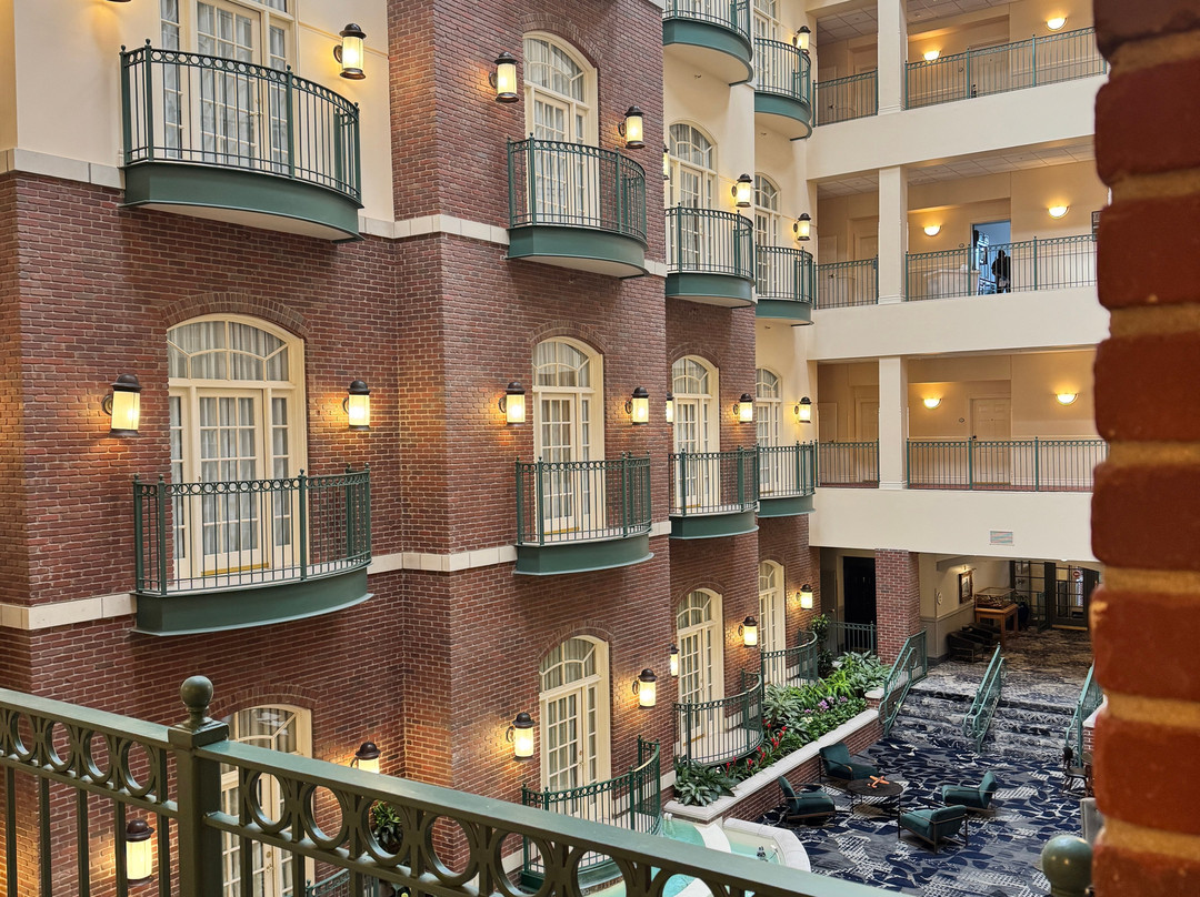 Hotel At Old Town主图