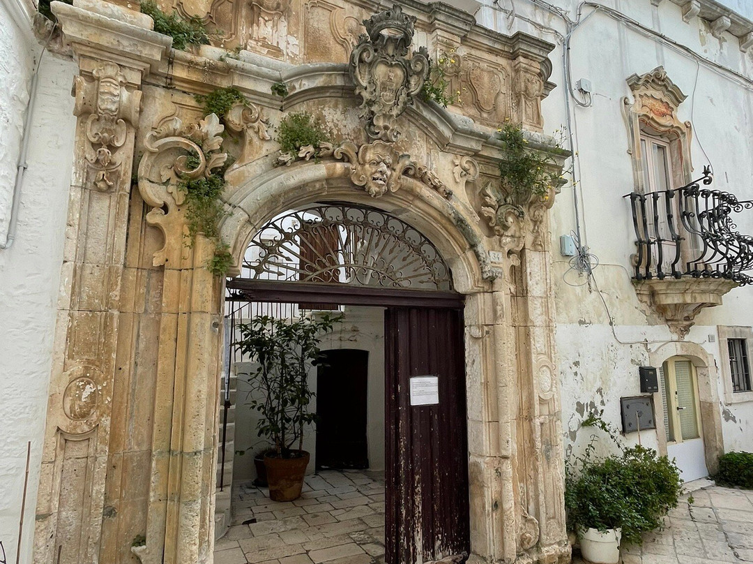 Palazzo Morelli-洛科罗通多必去景点