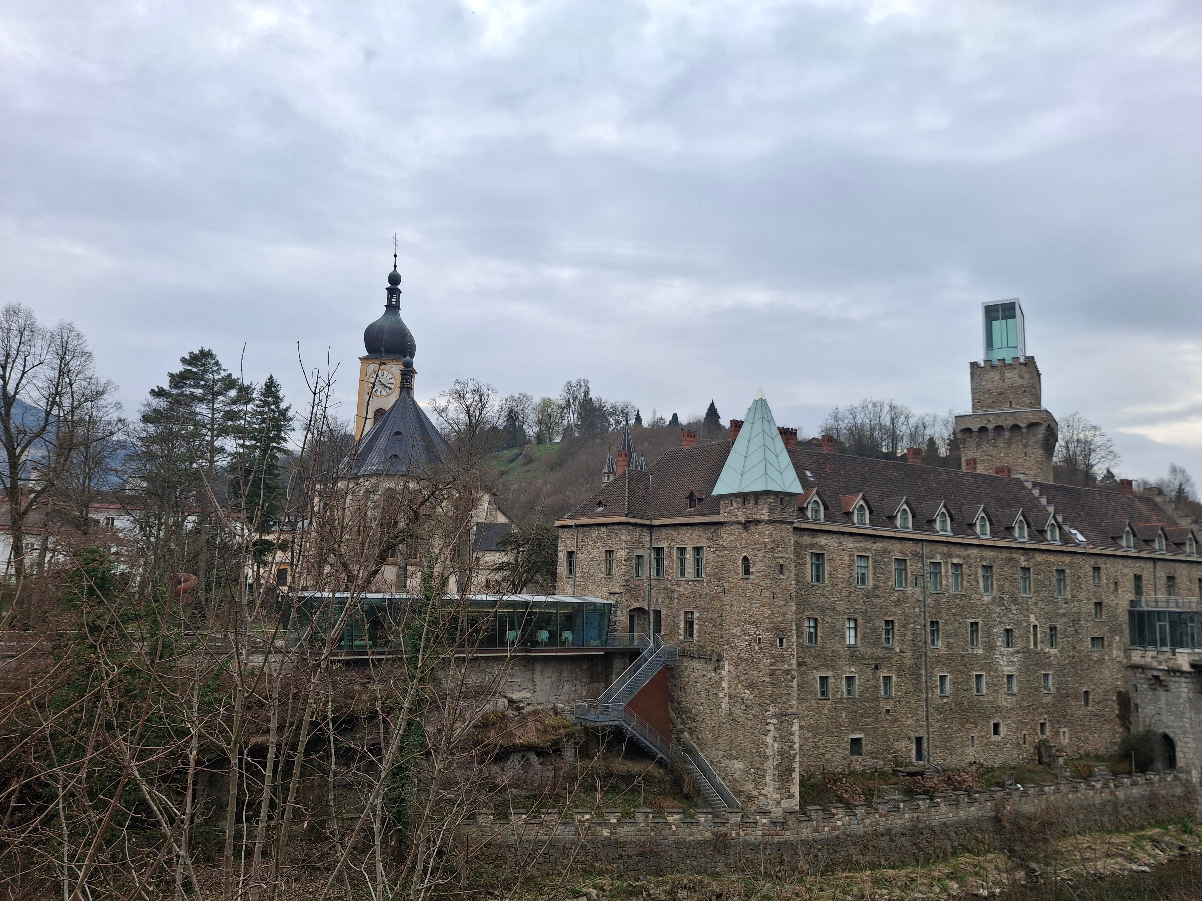 Das Schloss an der Eisenstrasse-官方