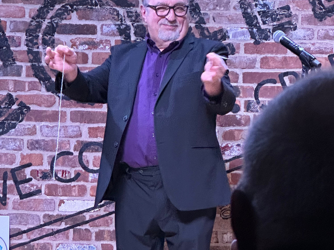 Spinnatos Comedy Magic & Hypnosis Shows-安卡斯维尔必去景点