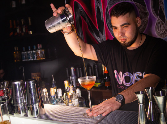 Noise Karaoke & Dance Club-瓦尔纳必去景点