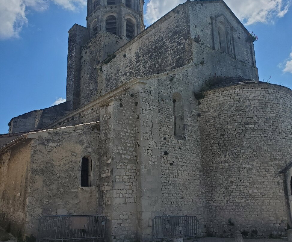 Eglise Saint-Michel-La Garde-Adhemar必去景点