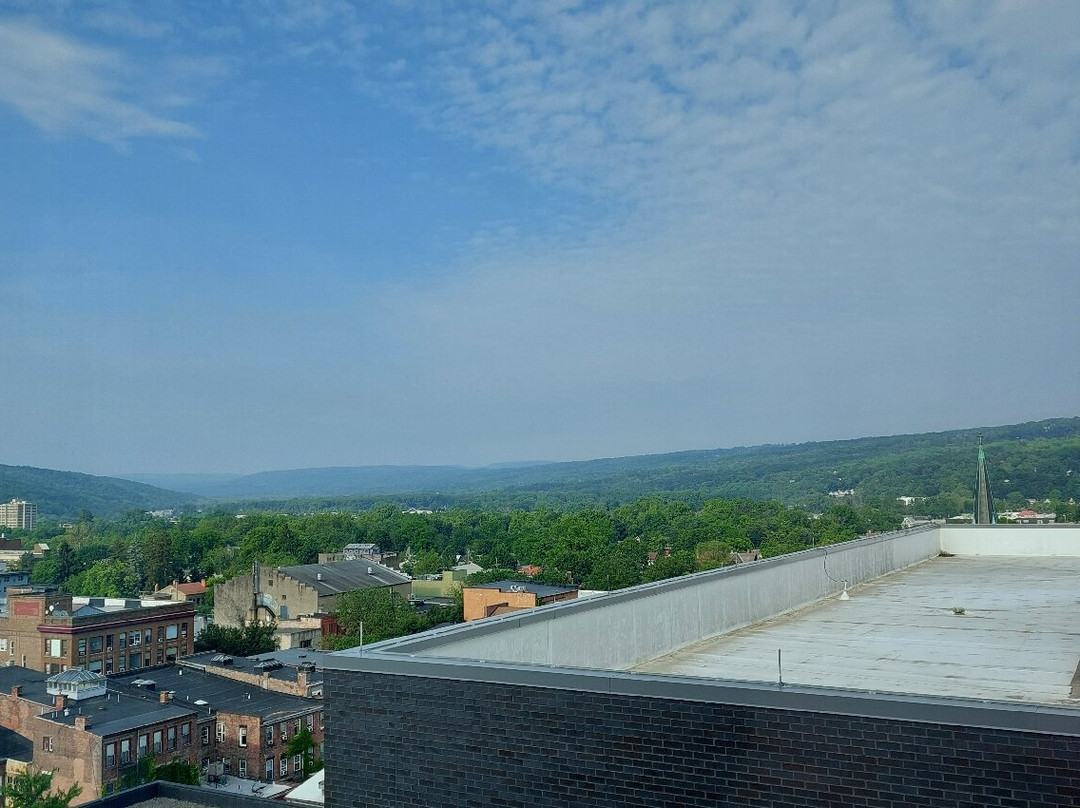 伊萨卡希尔顿花园酒店主图