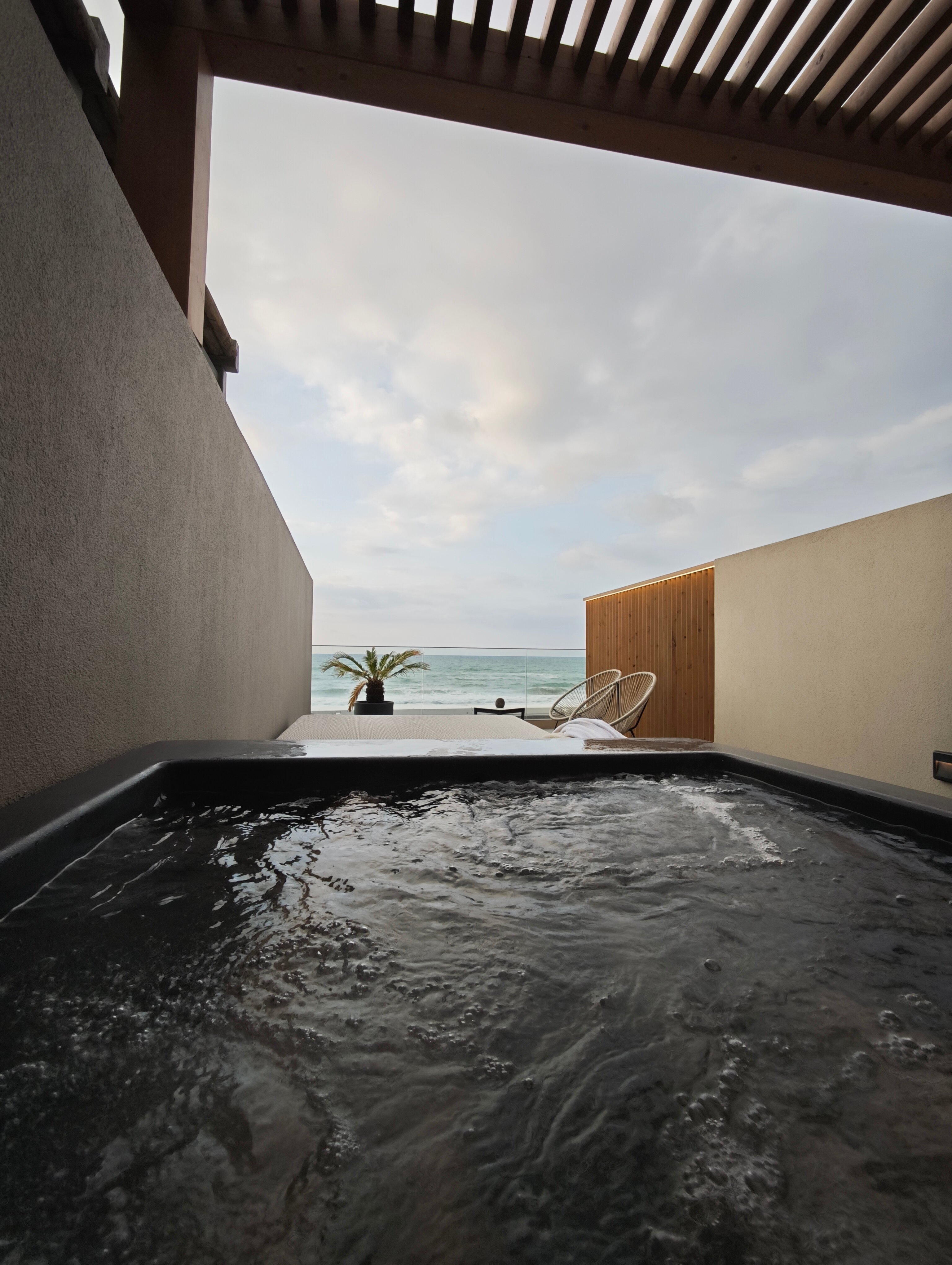 Ammos Suites-官方