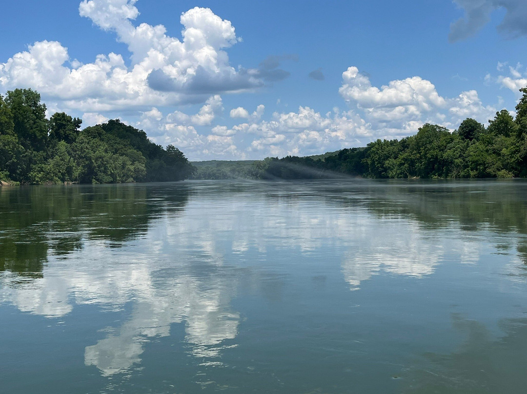 Angler's White River Resort主图