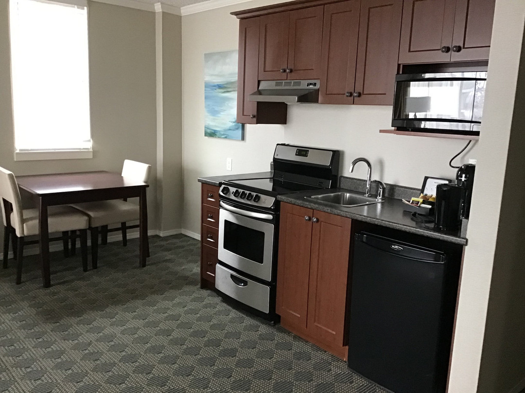 维多利亚庄园套房酒店主图