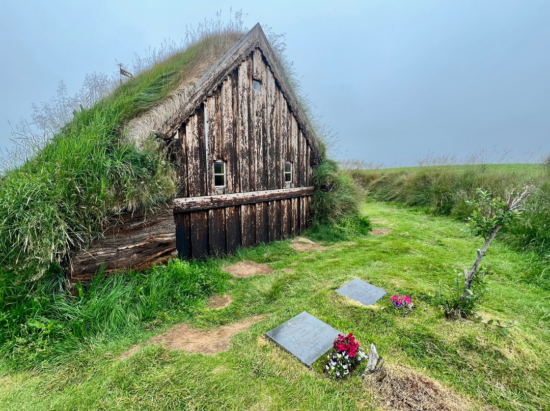 Grafarkirkja-Hofsos必去景点