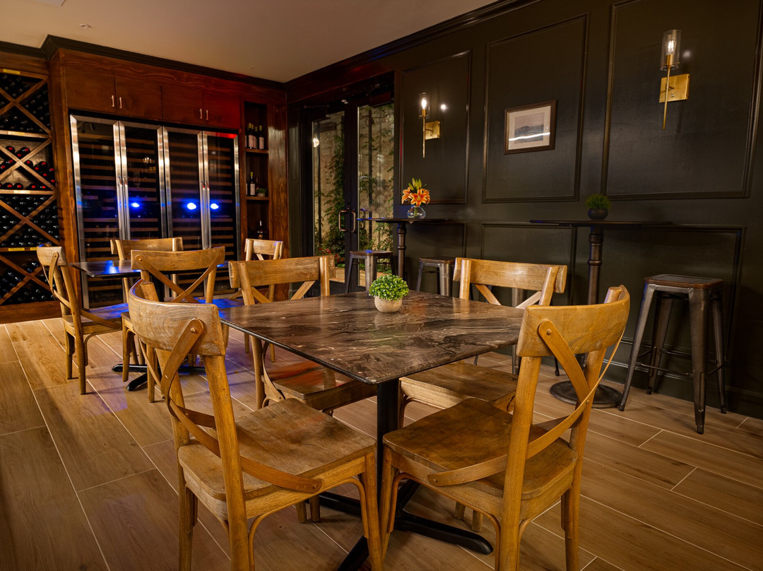 Cross Mountain Vineyards-弗雷德里克斯堡必去景点