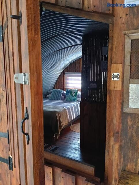 11 Mountain Stream Hot Tub Accommodation