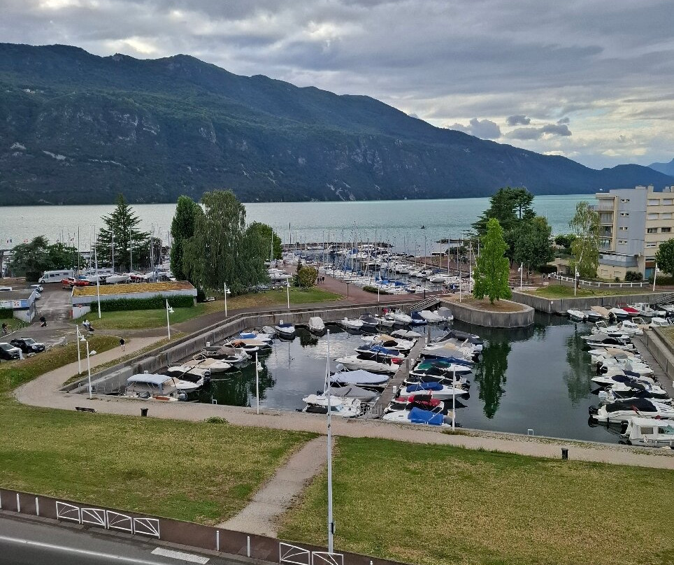 Hotel Adelphia Spa-艾克斯莱班必去景点