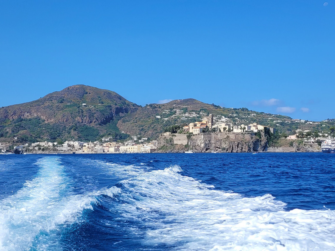 Arianna Escursioni Alle Isole Eolie-利帕里必去景点