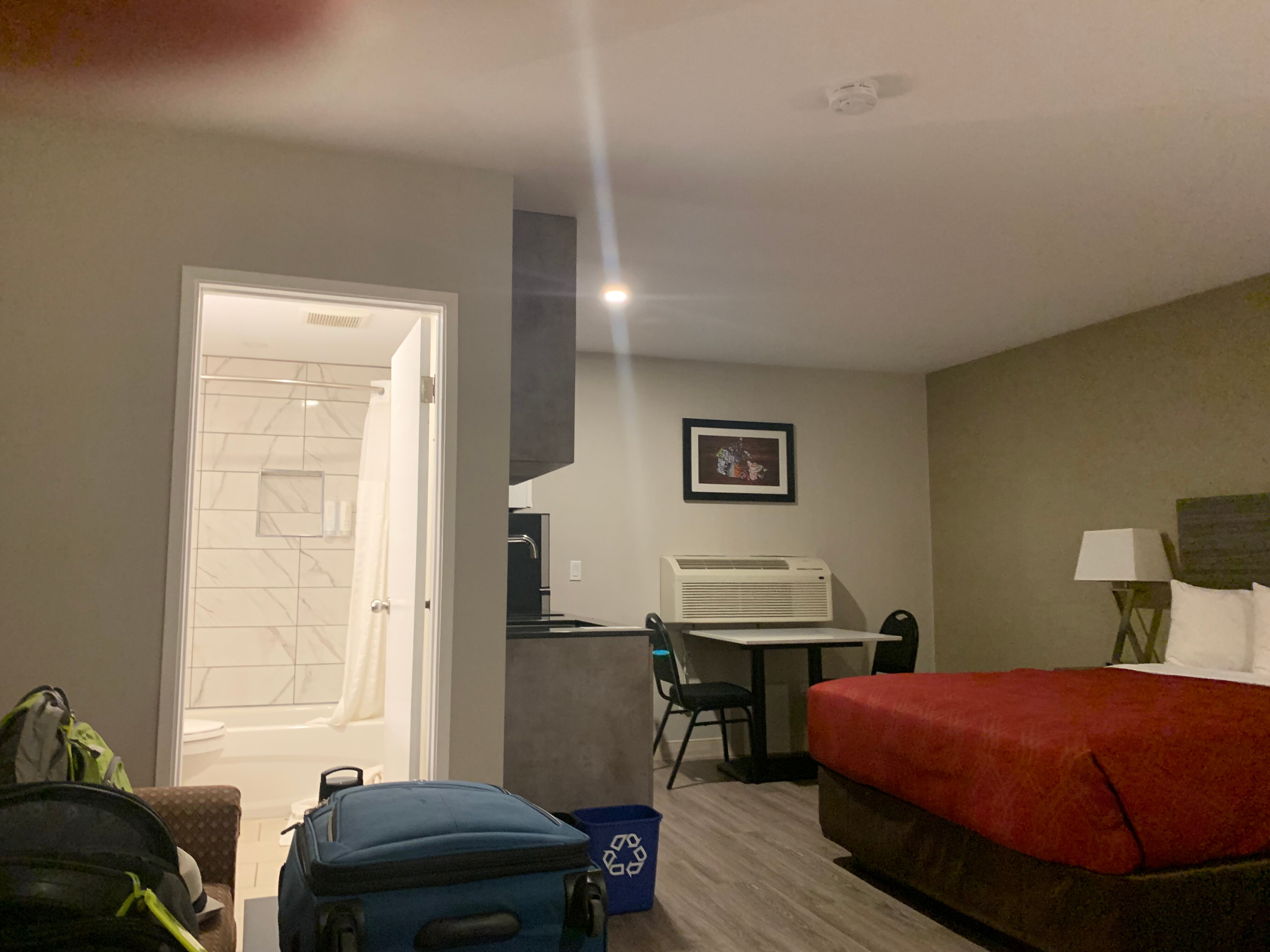 Econo Lodge Inn & Suites-官方